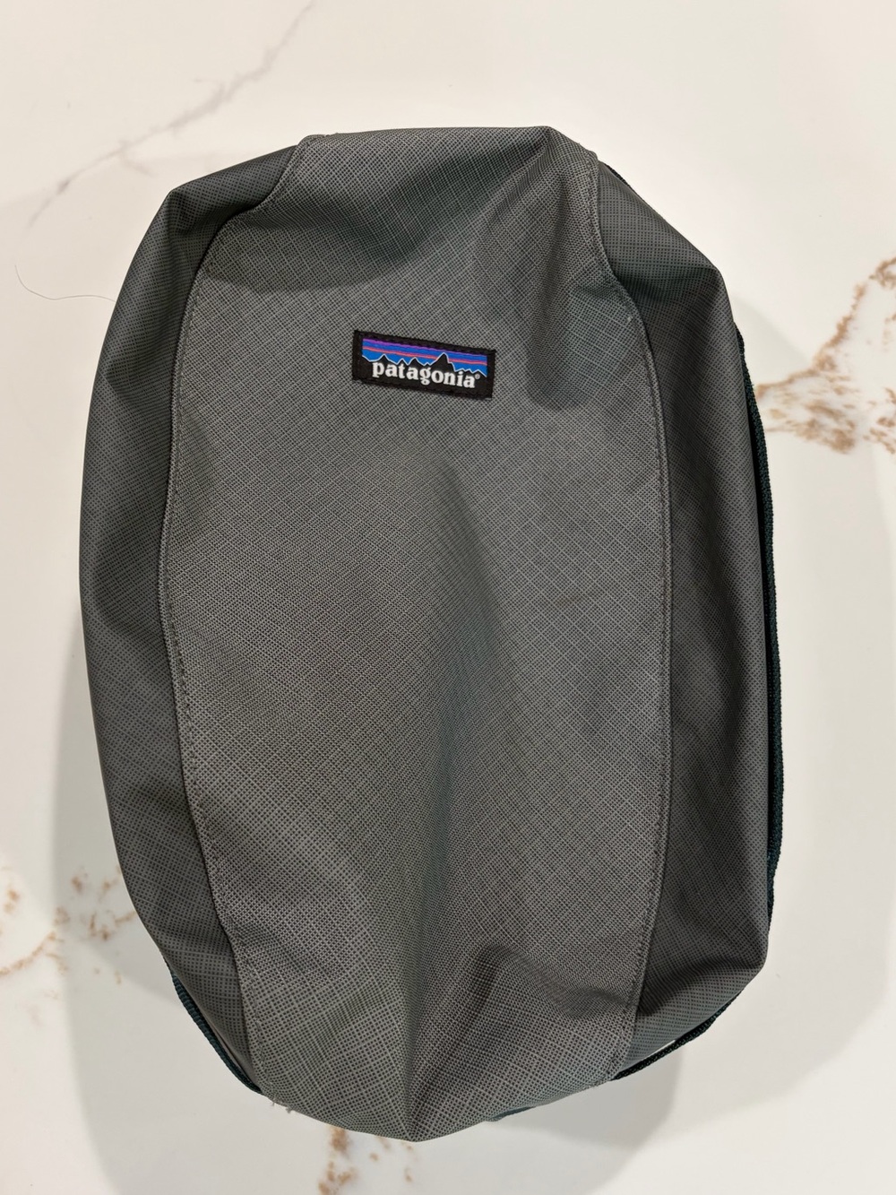 Patagonia Black Hole Cube 6L - Gray